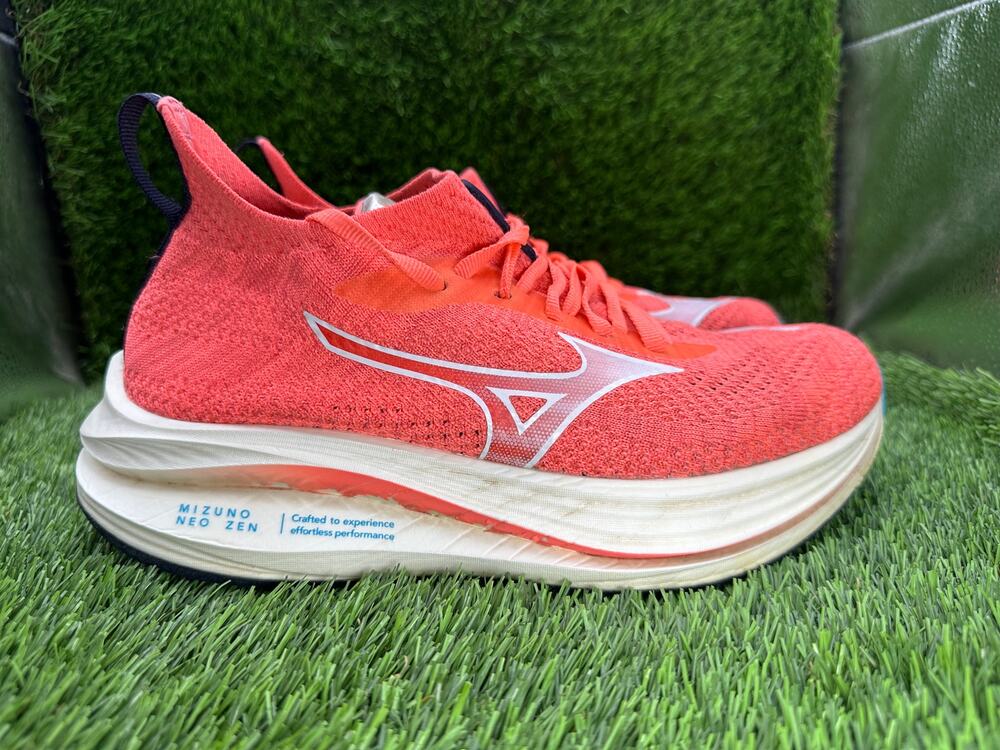 Mizuno Neo Zen J1GD2586 Athletic Sneaker Women's 8 Red knit Running Training